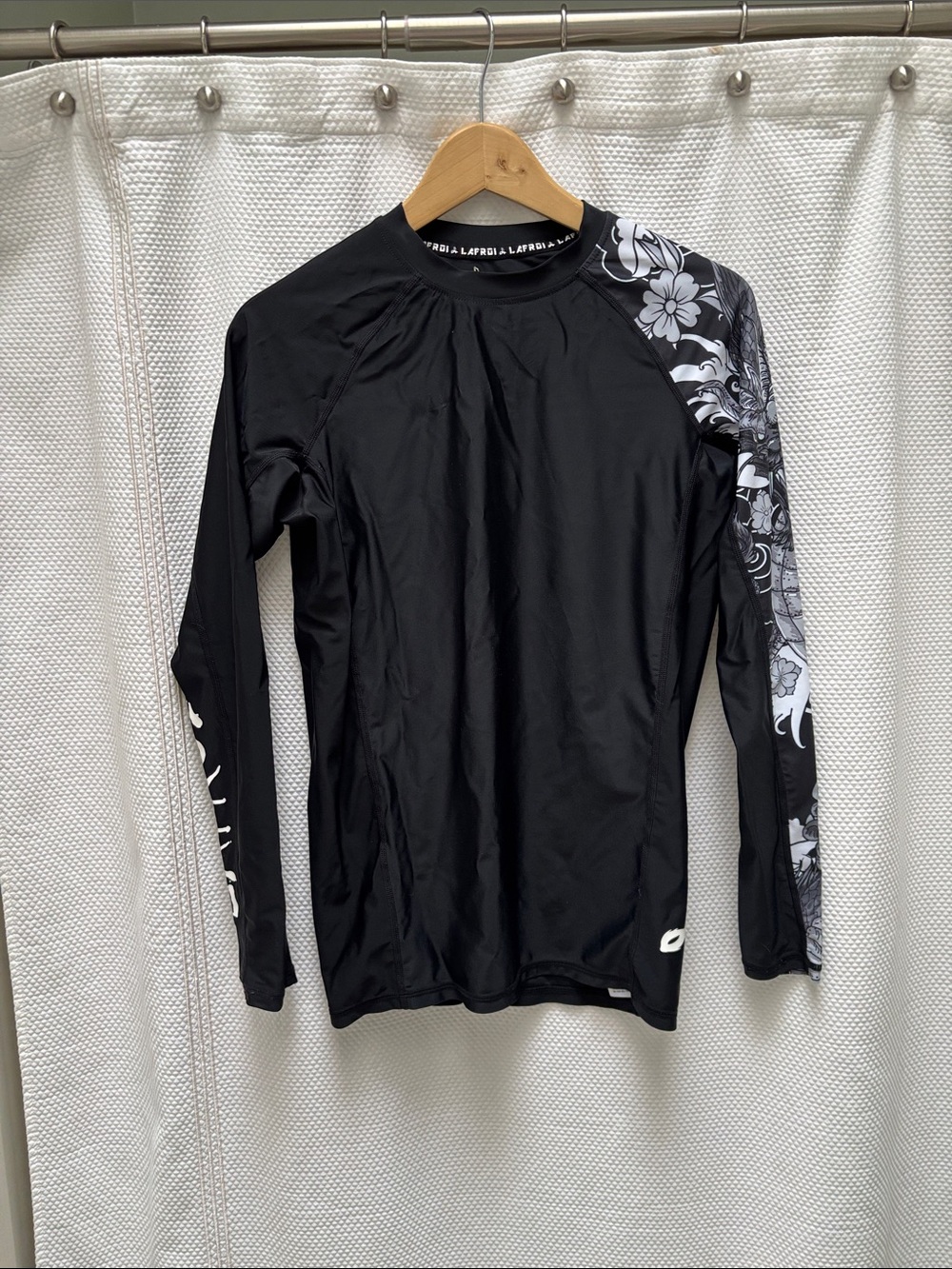 Black Floral-Accent Long Sleeve Women's Swim Rash Guard